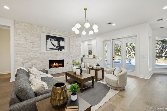 207 Box Oak, Shavano Park, TX 78230