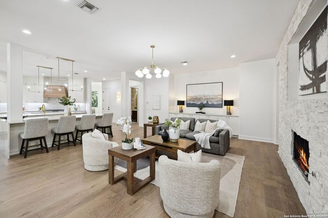 207 Box Oak, Shavano Park, TX 78230