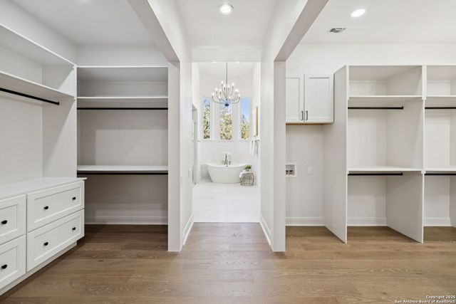 207 Box Oak, Shavano Park, TX 78230