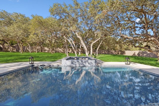 207 Box Oak, Shavano Park, TX 78230