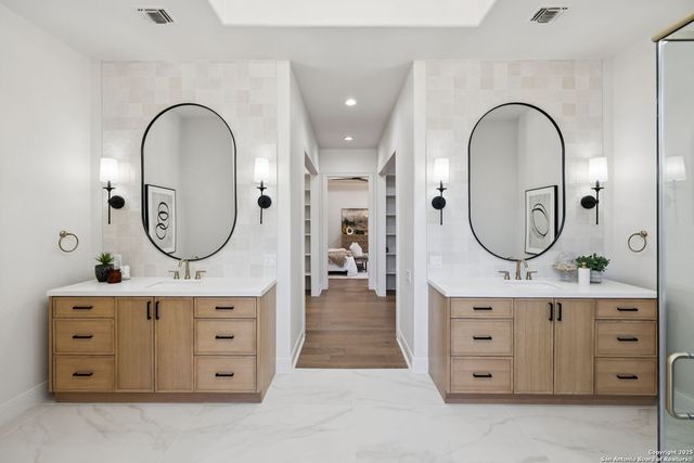 207 Box Oak, Shavano Park, TX 78230