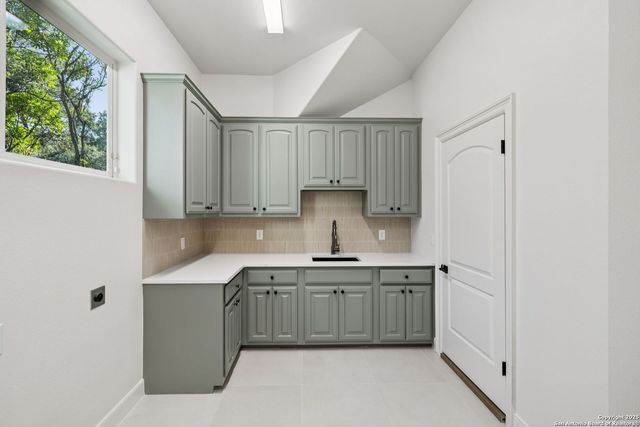 207 Box Oak, Shavano Park, TX 78230