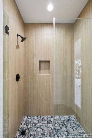 207 Box Oak, Shavano Park, TX 78230