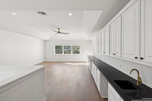 207 Box Oak, Shavano Park, TX 78230