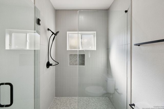 207 Box Oak, Shavano Park, TX 78230