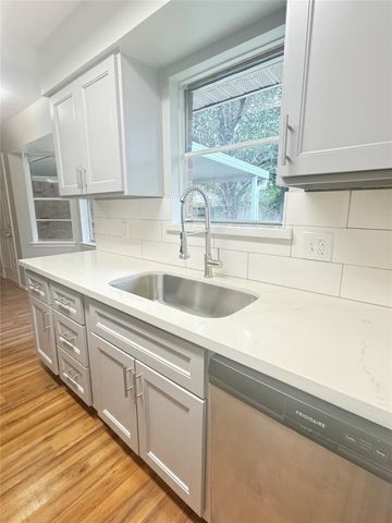 2019 Redwood Street, Kemah, TX 77565