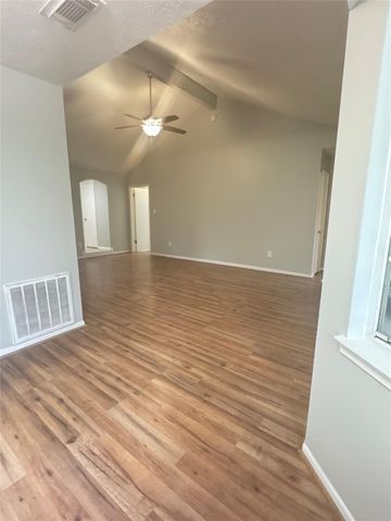 2019 Redwood Street, Kemah, TX 77565