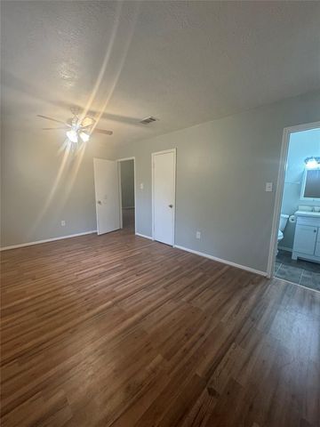 2019 Redwood Street, Kemah, TX 77565