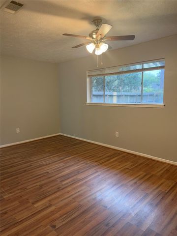 2019 Redwood Street, Kemah, TX 77565