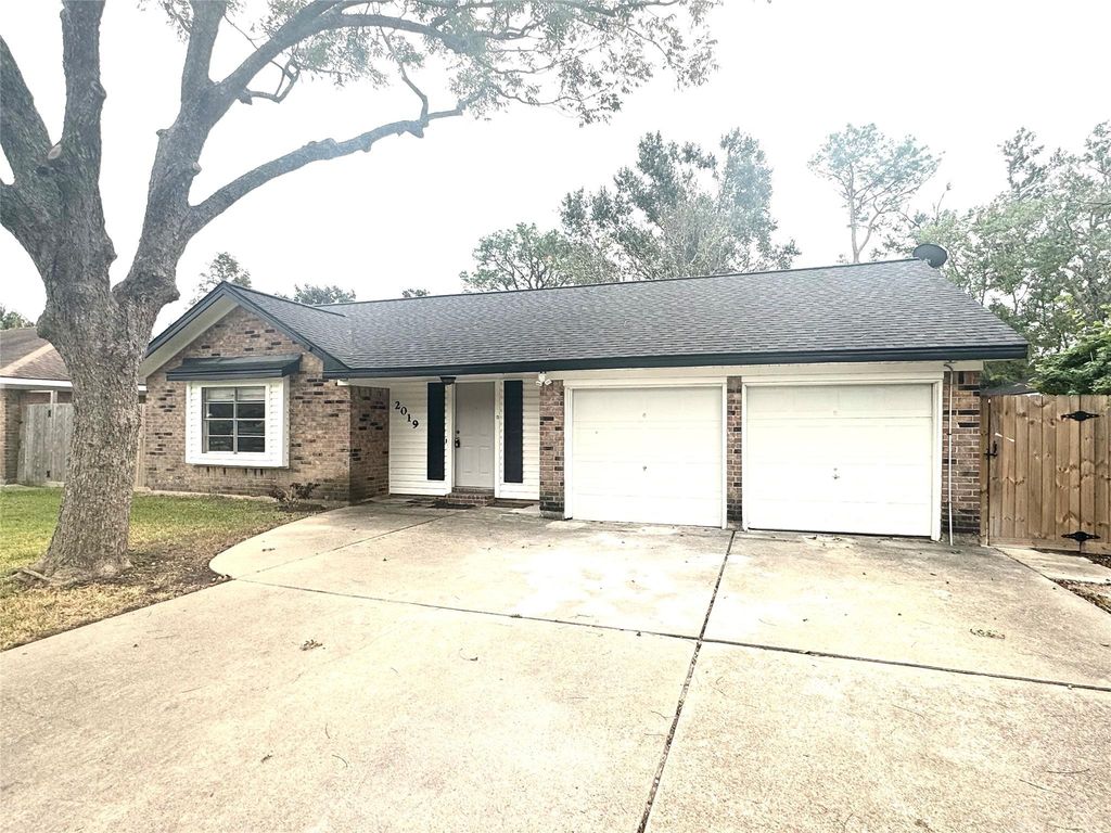 2019 Redwood Street, Kemah, TX 77565