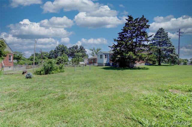 8351 S Laclede Station Road, Unincorporated, MO 63123