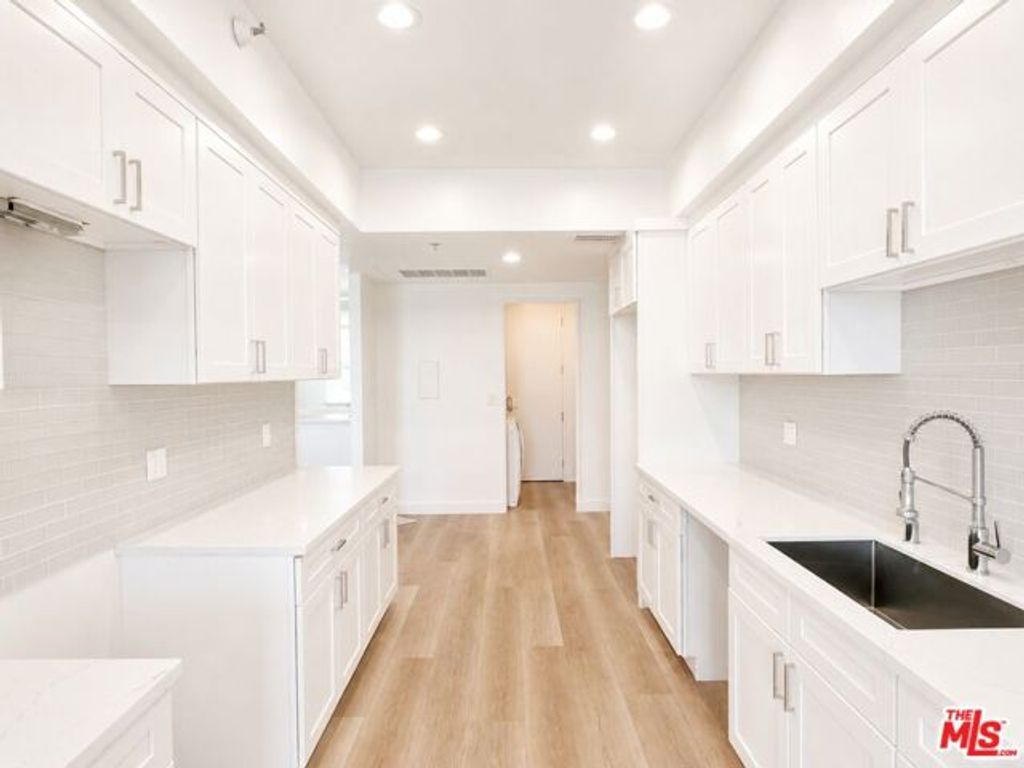10390 WILSHIRE Boulevard 1804, Los Angeles, CA 90024