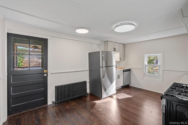 10 Albertson Street, Hyde Park, NY 12538