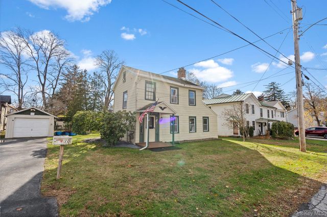 10 Albertson Street, Hyde Park, NY 12538