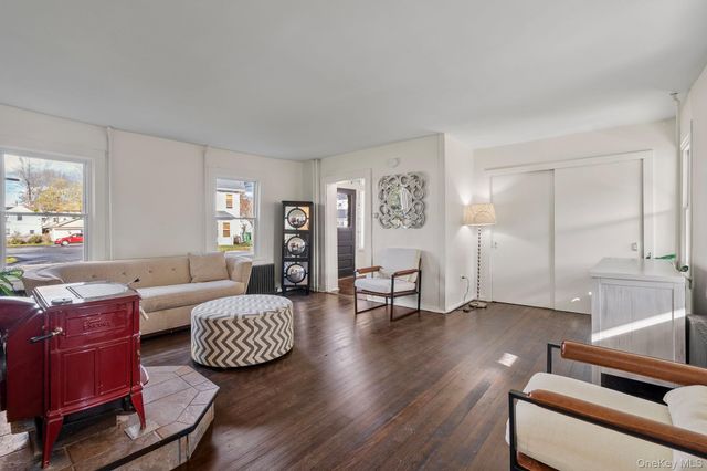 10 Albertson Street, Hyde Park, NY 12538