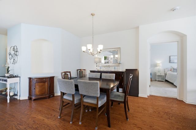 635 N Falls Circle, Pingree Grove, IL 60140