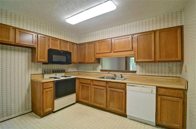 5653 Waterford Court, Morrow, GA 30260