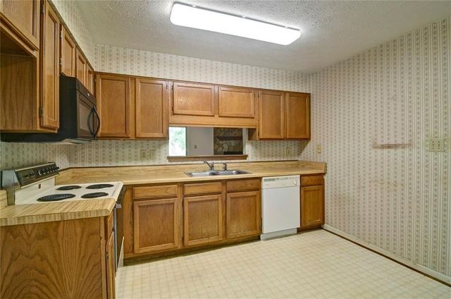 5653 Waterford Court, Morrow, GA 30260