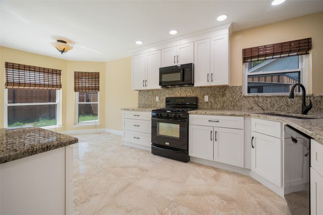 1028 Colony Street, Flower Mound, TX 75028