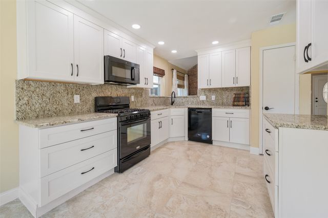 1028 Colony Street, Flower Mound, TX 75028