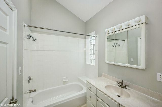 1213 N HONORE Street 3, Chicago, IL 60622