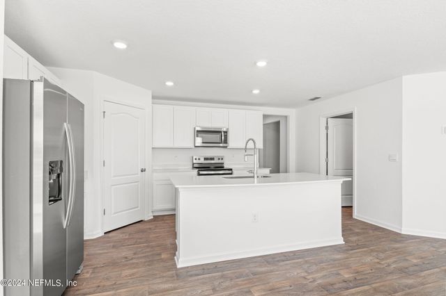 12422 RUBBER FIG Terrace, Jacksonville, FL 32218