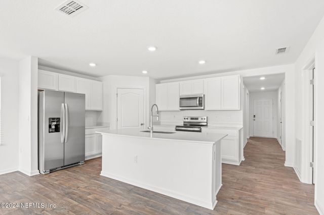 12422 RUBBER FIG Terrace, Jacksonville, FL 32218