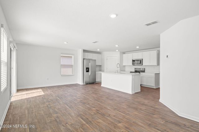 12422 RUBBER FIG Terrace, Jacksonville, FL 32218