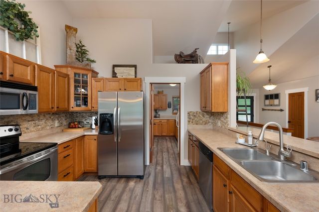 501 Red Barn Drive, Belgrade, MT 59714