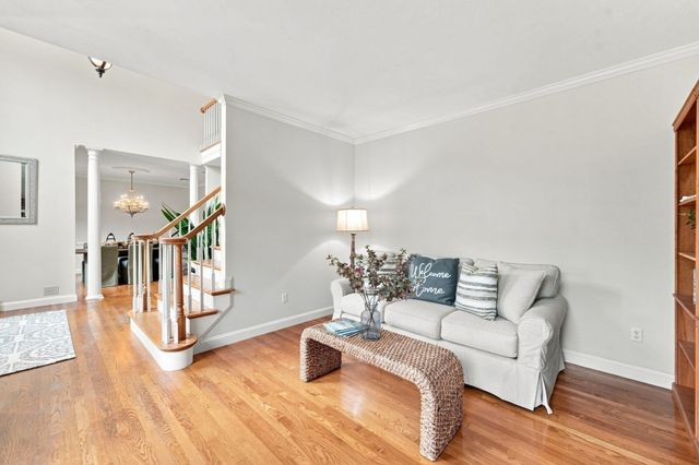 27 Juniper Road, Upton, MA 01568