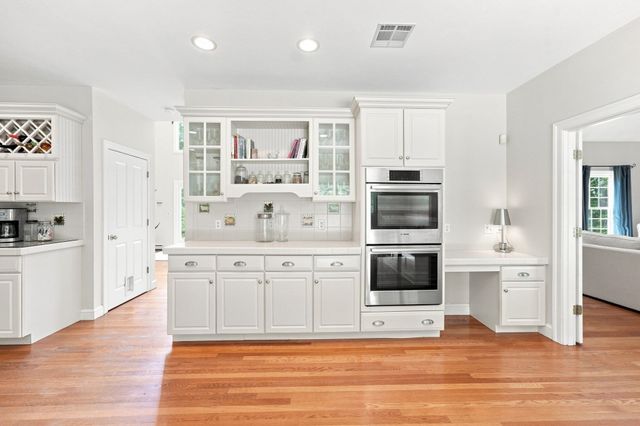 27 Juniper Road, Upton, MA 01568
