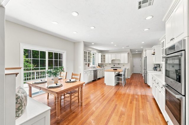 27 Juniper Road, Upton, MA 01568