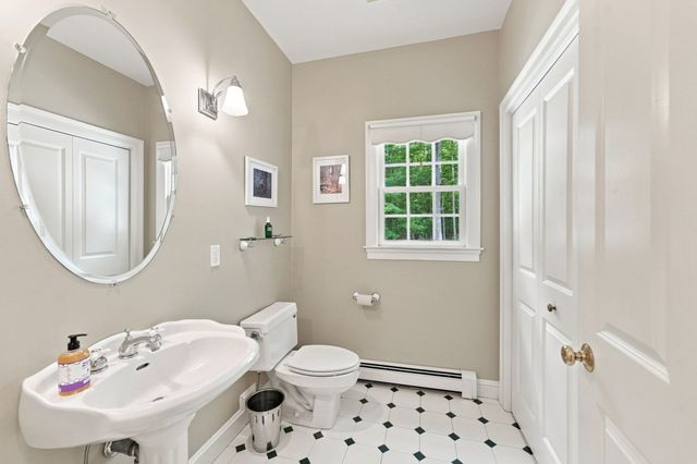 27 Juniper Road, Upton, MA 01568