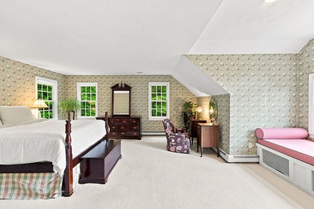 27 Juniper Road, Upton, MA 01568