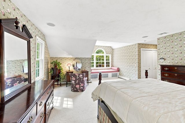 27 Juniper Road, Upton, MA 01568