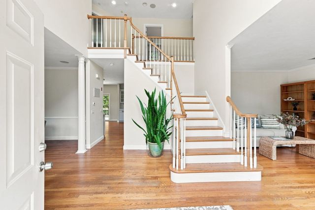 27 Juniper Road, Upton, MA 01568