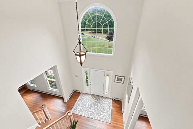 27 Juniper Road, Upton, MA 01568