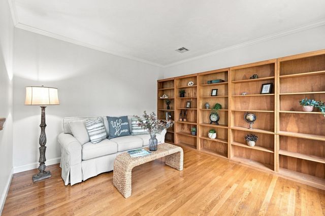 27 Juniper Road, Upton, MA 01568