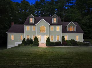 27 Juniper Road, Upton, MA 01568
