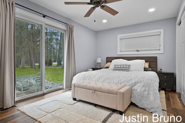 15952 Groesbeck Street, Grand Haven, MI 49417