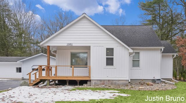 15952 Groesbeck Street, Grand Haven, MI 49417