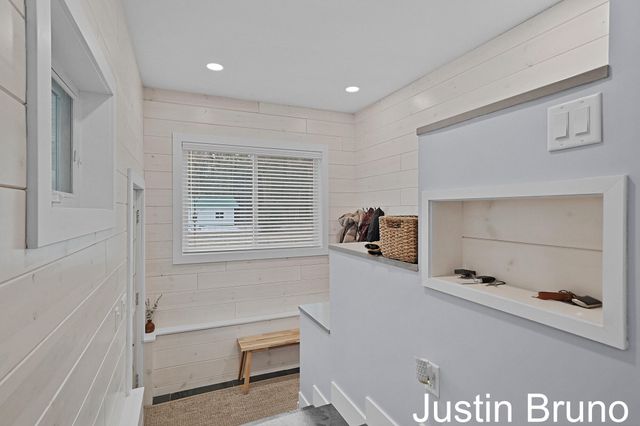 15952 Groesbeck Street, Grand Haven, MI 49417