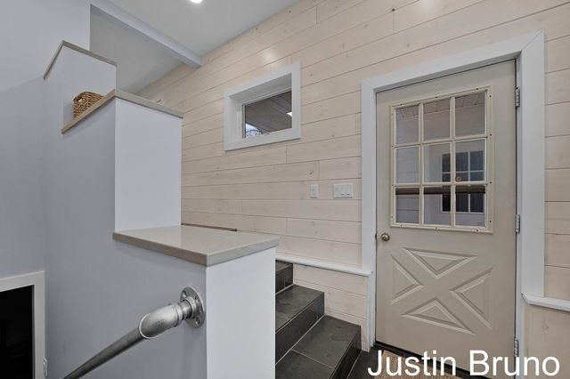 15952 Groesbeck Street, Grand Haven, MI 49417