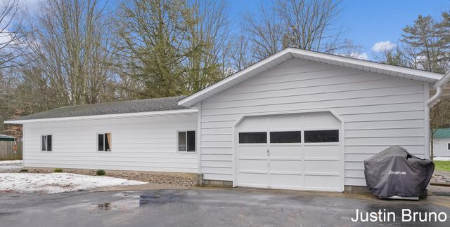 15952 Groesbeck Street, Grand Haven, MI 49417