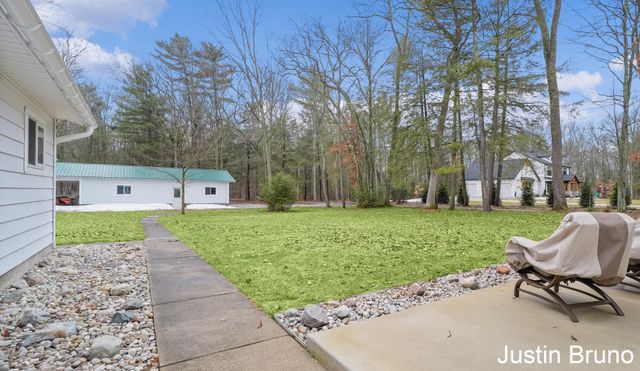 15952 Groesbeck Street, Grand Haven, MI 49417