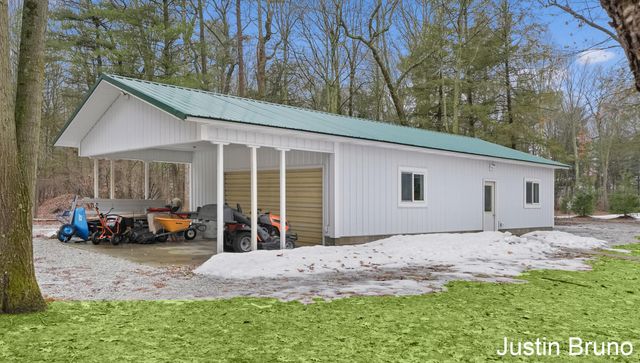 15952 Groesbeck Street, Grand Haven, MI 49417