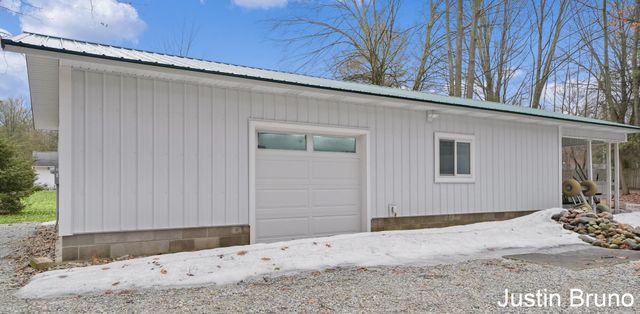 15952 Groesbeck Street, Grand Haven, MI 49417