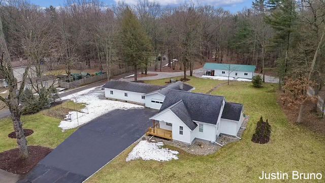 15952 Groesbeck Street, Grand Haven, MI 49417