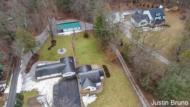 15952 Groesbeck Street, Grand Haven, MI 49417