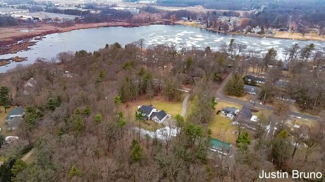 15952 Groesbeck Street, Grand Haven, MI 49417